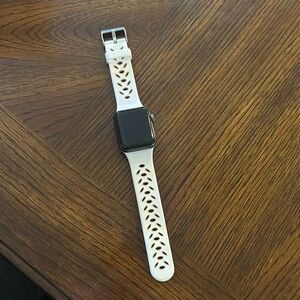Series 3 Apple Watch 38MM Aluminum with Band